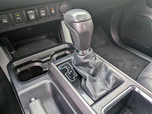 Used 2018 Toyota Tacoma TRD Off-Road image 12