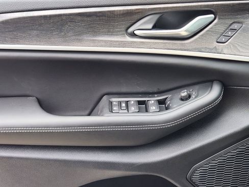 New 2025 Jeep Grand Cherokee L Limited w/ Luxury Tech Group II image 21