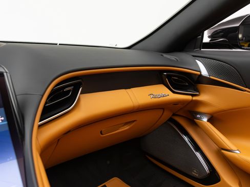 Certified 2025 Ferrari Roma Spider RWD image 28