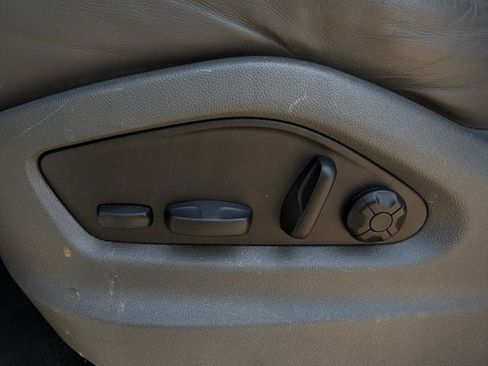Used 2023 Porsche Cayenne Platinum Edition w/ Assistance Package AWD/4WD image 25