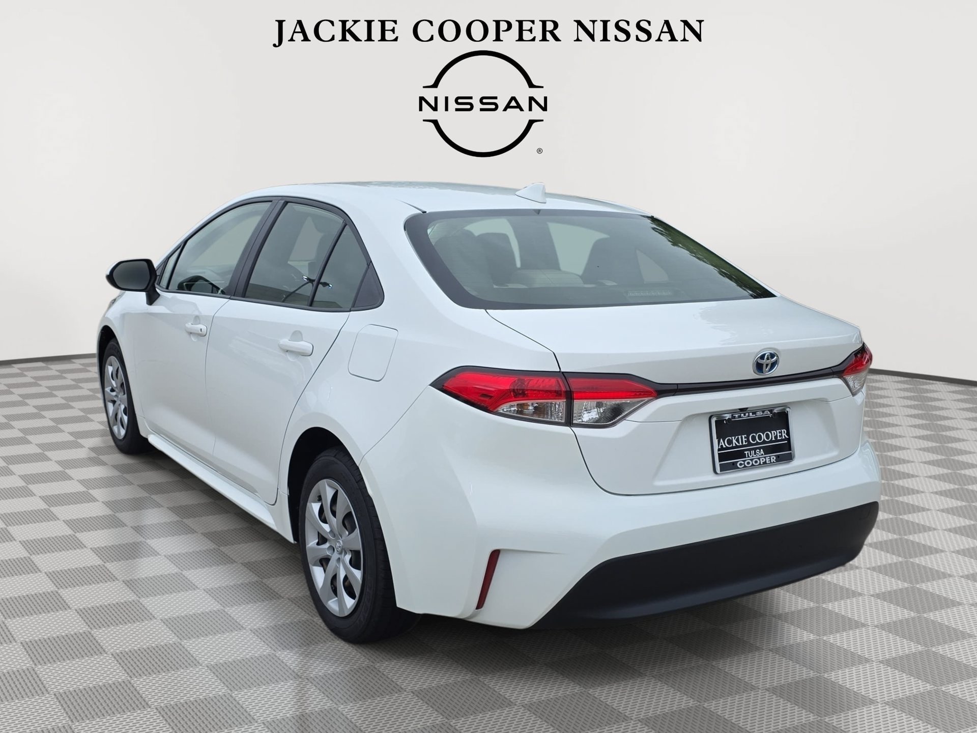 Used 2023 Toyota Corolla LE FWD image 7
