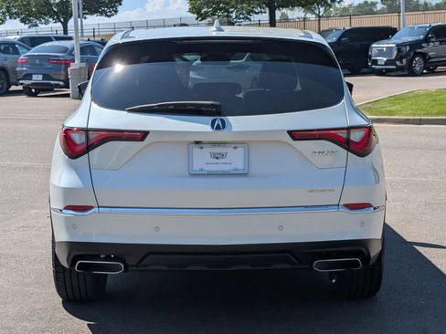 Used 2022 Acura MDX SH-AWD w/ Technology Package image 5
