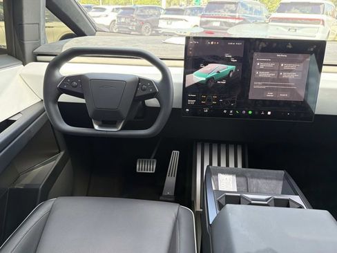 Used 2024 Tesla Cybertruck Cyberbeast AWD/4WD image 27