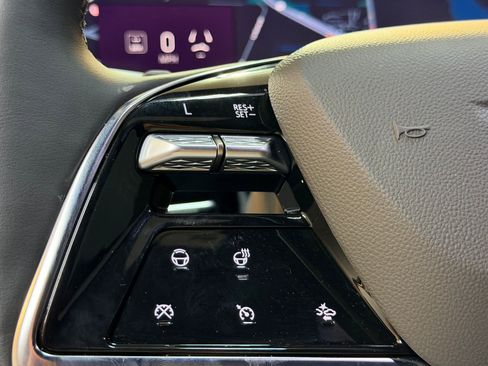 New 2025 Cadillac Escalade Luxury w/ LPO, Floor Liner Package image 16