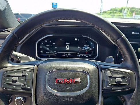 Used 2023 GMC Sierra 1500 AT4 w/ Technology Package AWD/4WD image 21