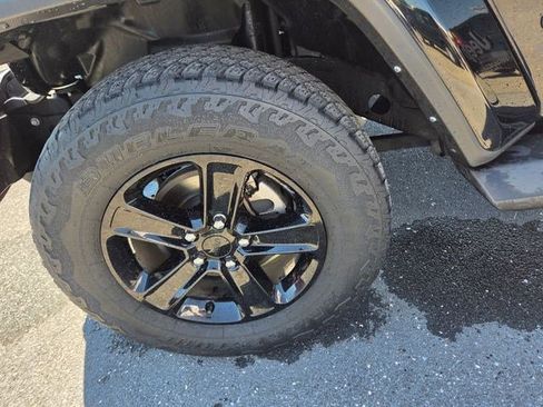 Certified 2022 Jeep Wrangler Unlimited Sahara AWD/4WD image 23