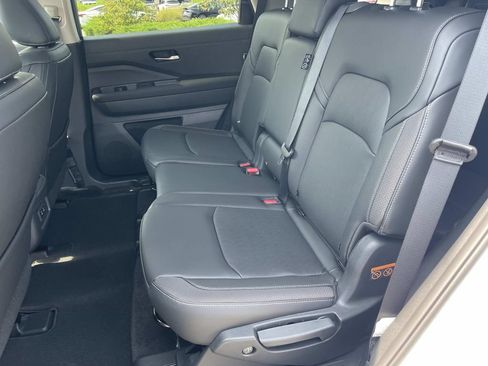 New 2026 Nissan Pathfinder SL FWD image 18