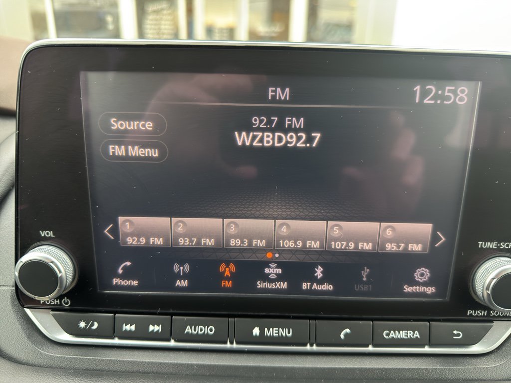 Used 2021 Nissan Rogue SV AWD/4WD image 8