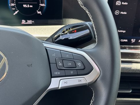 Certified 2025 Volkswagen Tiguan S FWD image 19