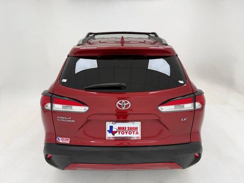 Used 2022 Toyota Corolla Cross LE FWD image 39