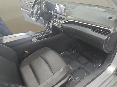 Used 2024 Nissan Altima 2.5 SV image 19