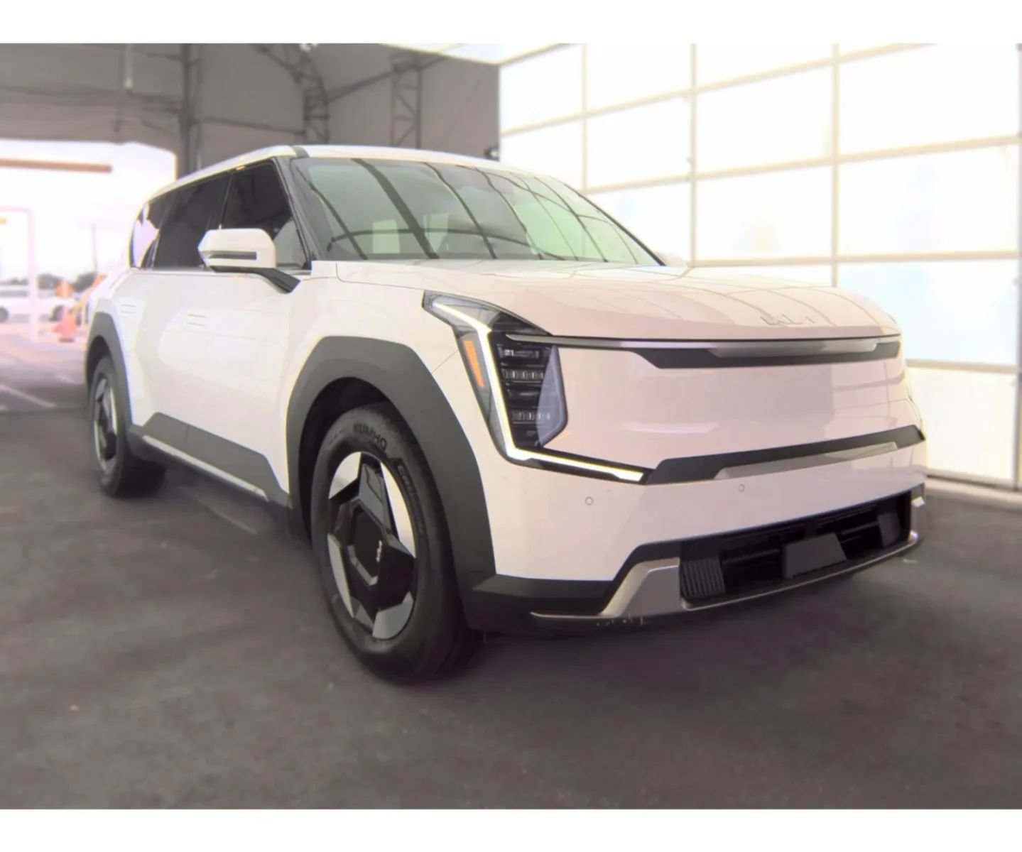 Used 2026 Kia EV9 Light RWD image 3