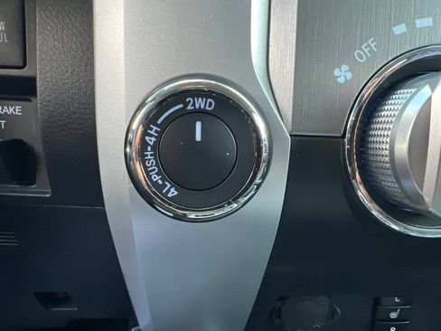 Used 2017 Toyota Tundra SR5 AWD/4WD image 35