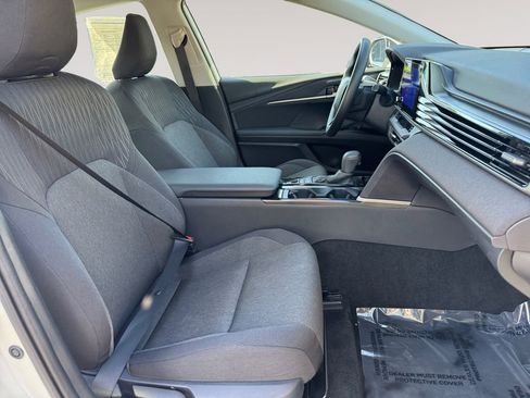 Used 2025 Toyota Camry LE w/ Convenience Package FWD image 15