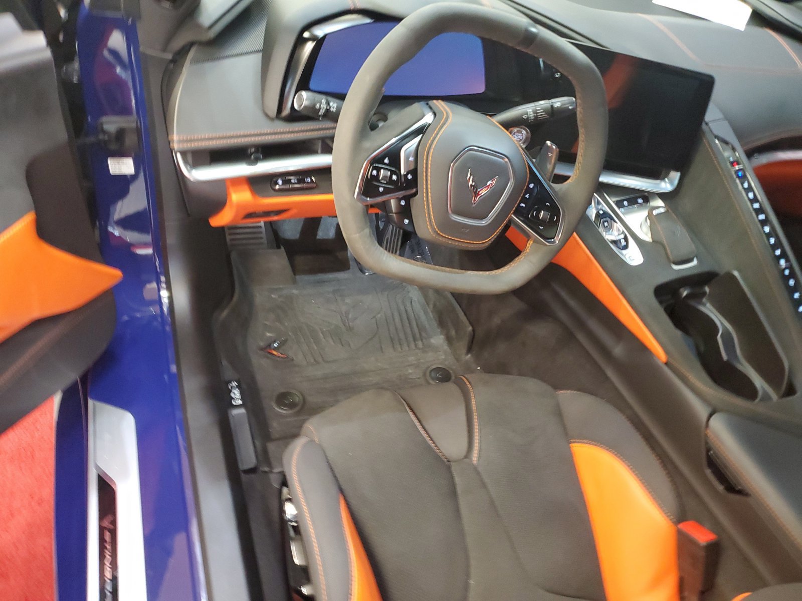 Used 2025 Chevrolet Corvette Stingray Premium Cpe RWD image 8