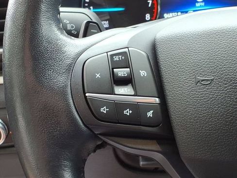 Used 2020 Ford Explorer XLT w/ Equipment Group 202A AWD/4WD image 18