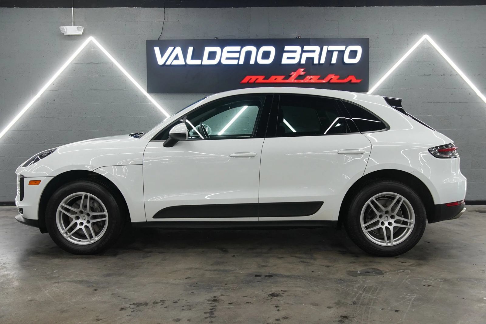 Used 2019 Porsche Macan AWD/4WD image 8
