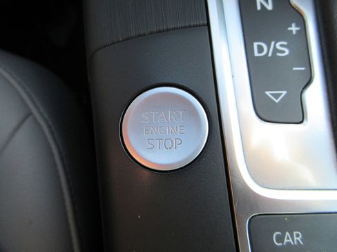 Used 2018 Audi A3 e-tron Premium Plus w/ Premium Plus Package image 46