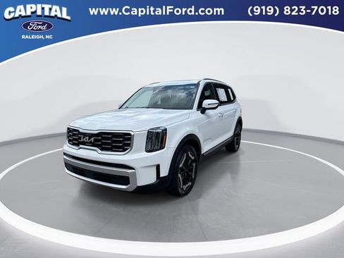 Used 2025 Kia Telluride S FWD image 4