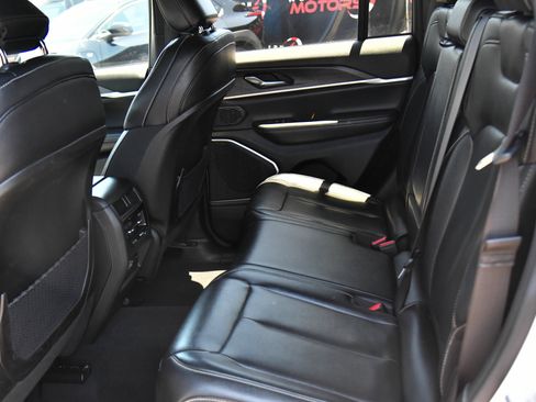 Used 2024 Jeep Grand Cherokee Limited 4xe AWD/4WD image 37