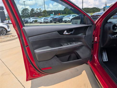 Used 2022 Kia Forte GT w/ GT Technology Package FWD image 14