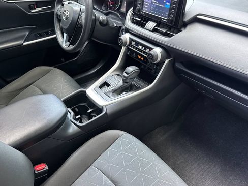 Certified 2022 Toyota RAV4 XLE w/ Convenience Package AWD/4WD image 15
