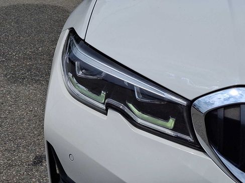 Used 2021 BMW 330i xDrive Sedan w/ Premium Package AWD/4WD image 9