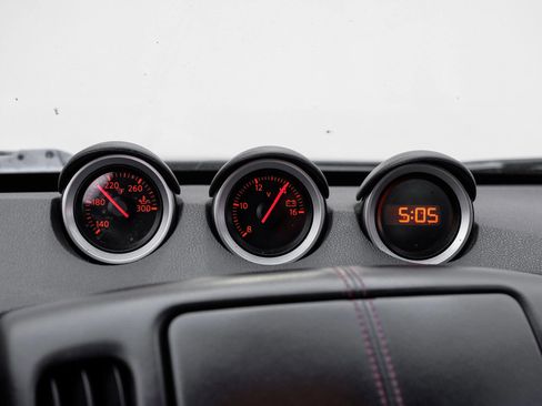 Used 2020 Nissan 370Z Coupe image 29