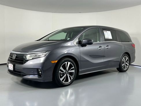 Used 2024 Honda Odyssey Touring image 3
