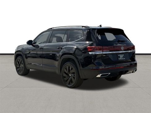 New 2026 Volkswagen Atlas SE image 7