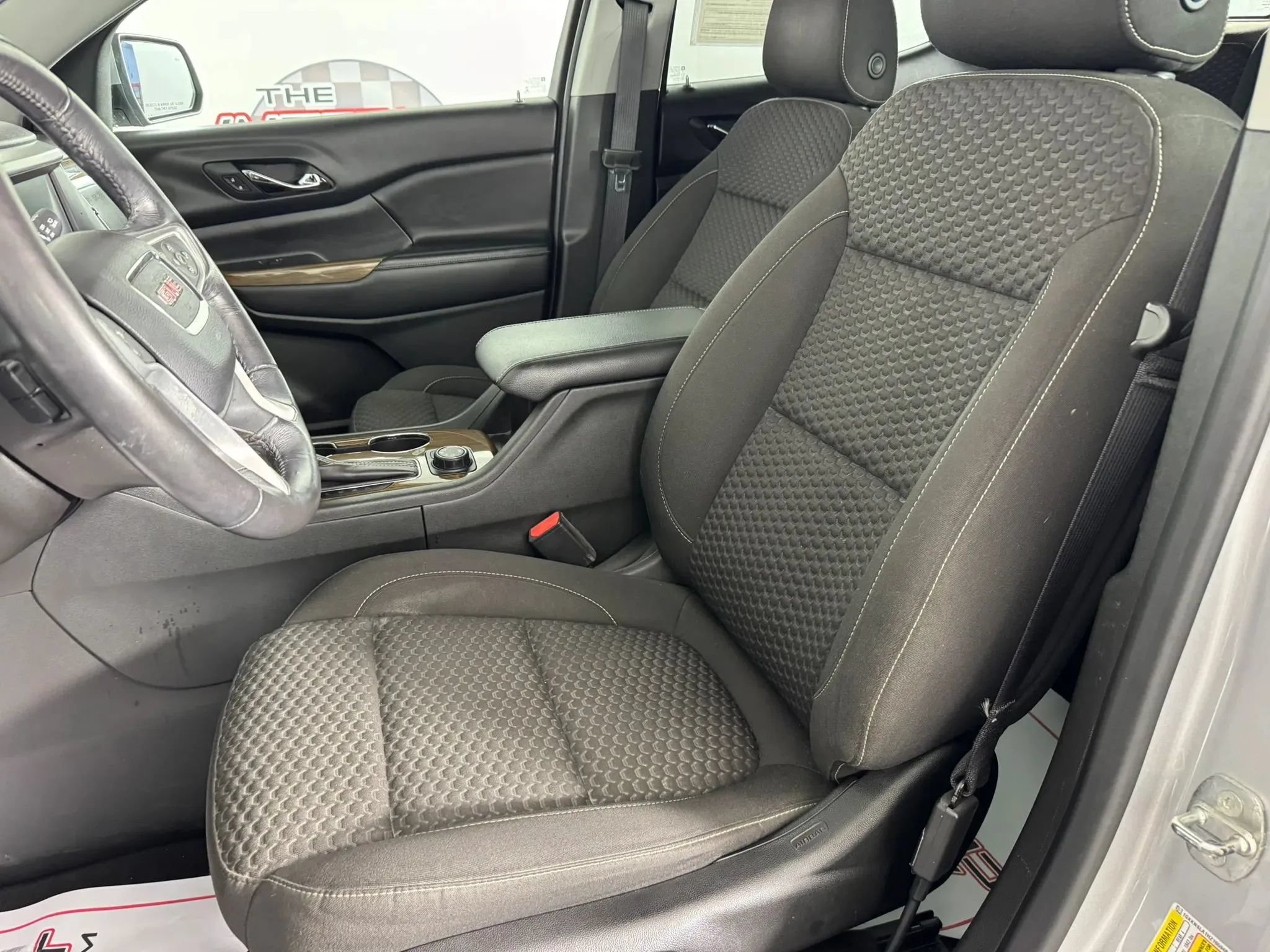 Used 2017 GMC Acadia SLE w/ Driver Alert Package I AWD/4WD image 30