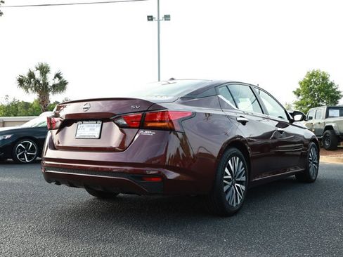 Used 2024 Nissan Altima 2.5 SV FWD image 6