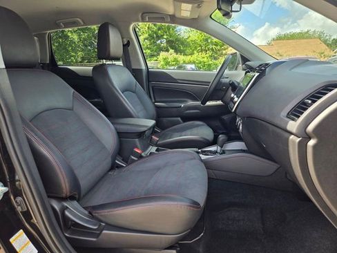 Used 2025 Mitsubishi Outlander Sport AWD image 29