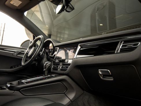 Certified 2023 Porsche Macan Turbo image 52