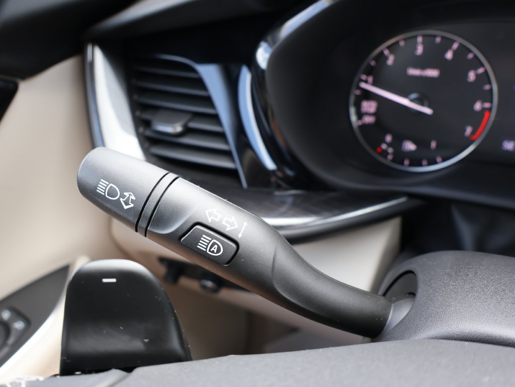 Certified 2023 Buick Envision Preferred FWD image 15