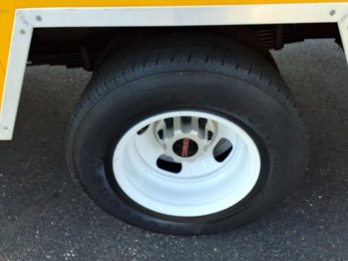 Used 2021 GMC Savana 3500 Extended w/ Power Convenience Package image 12