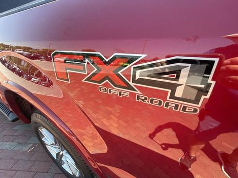 Used 2019 Ford F150 XLT w/ Equipment Group 302A Luxury AWD/4WD image 31