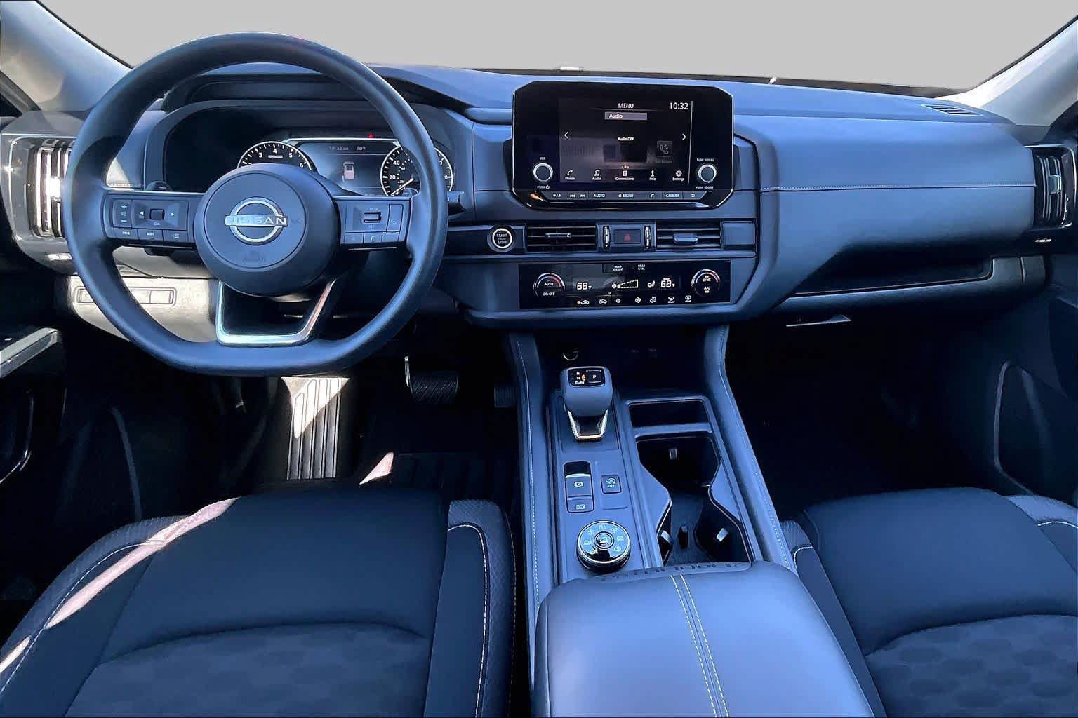 Used 2023 Nissan Pathfinder S AWD/4WD image 16