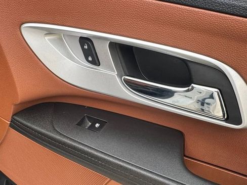 Used 2017 Chevrolet Equinox Premier w/ Enhanced Convenience Package image 31