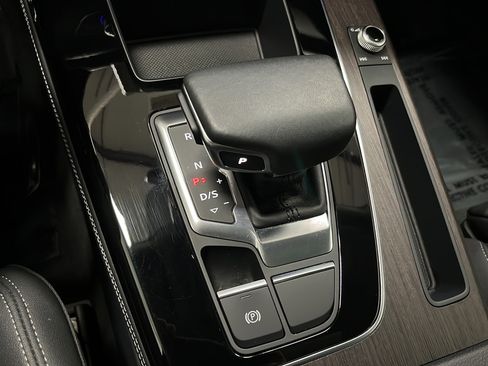 Used 2025 Audi Q5 e Premium Plus w/ Premium Plus Package AWD/4WD image 19