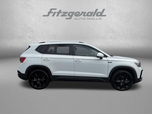 Used 2022 Volkswagen Taos SE AWD/4WD image 5