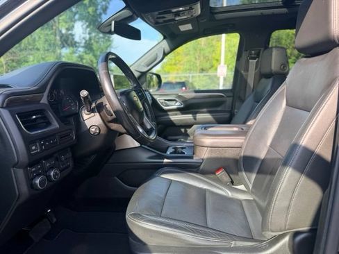 Used 2021 Chevrolet Suburban LT w/ LT Signature Package AWD/4WD image 6