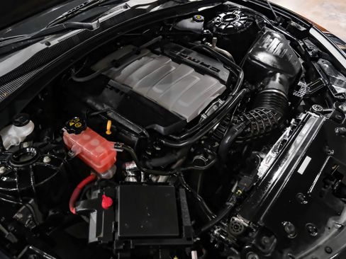 Used 2018 Chevrolet Camaro SS image 37