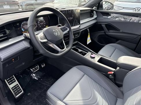 New 2026 Volkswagen Tiguan SE R-Line image 13