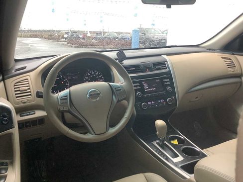 Used 2014 Nissan Altima 2.5 SV image 10