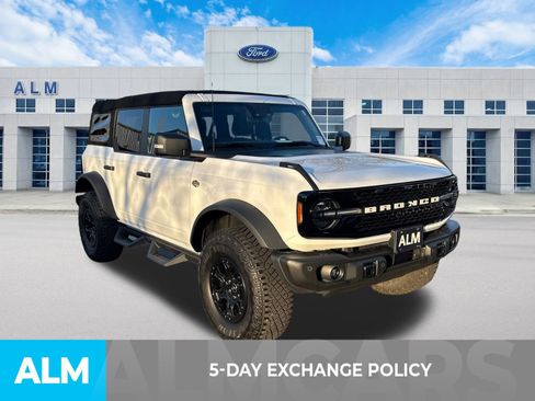 Used 2023 Ford Bronco Wildtrak image 4