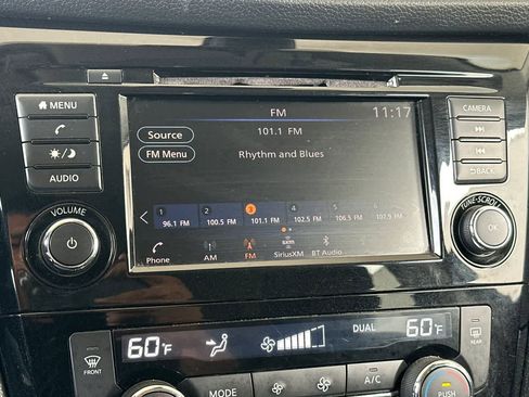 Used 2020 Nissan Rogue SV FWD image 19