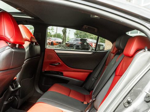 Used 2022 Lexus ES 300h F Sport w/ Accessory Package 2 FWD image 25