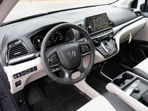 New 2026 Honda Odyssey Elite image 3