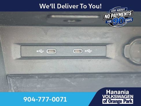 Used 2025 Volkswagen Taos SE FWD image 34